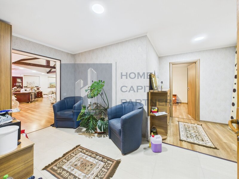 Casa Proprietate rezidentiala unica: 726 mp, 15 camere, 4 niveluri