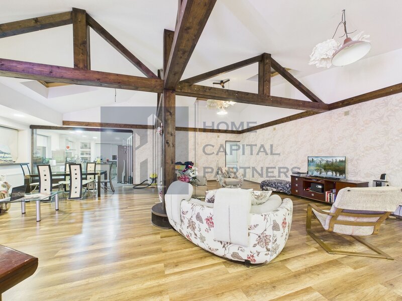 Casa Proprietate rezidentiala unica: 726 mp, 15 camere, 4 niveluri